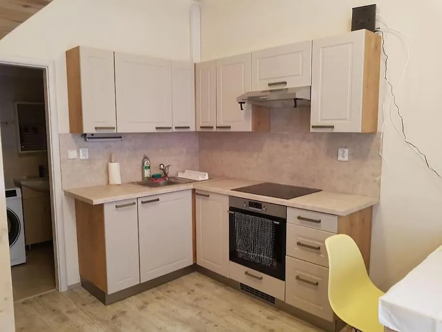 Contatos de A Comfy Apartment In Prague